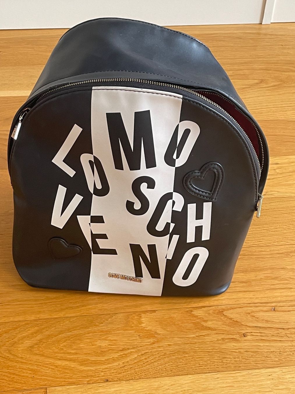 Moschino Zaini: Love Moschino Rucksack, neuwertig – Nuovo (secondo la descrizione) da Kreuzlingen venduto da shopaholicatheart_3