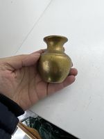 Kleine Vase aus Metall, ziemlich schwer für sie Grösse