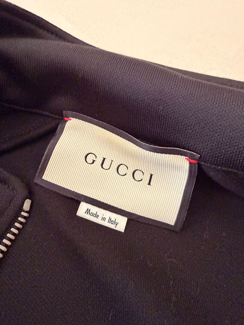 Gucci Jacken: Gucci Zip Trackjacket mit Logo Detail – Gebraucht aus Chambésy von rob_gl27 2