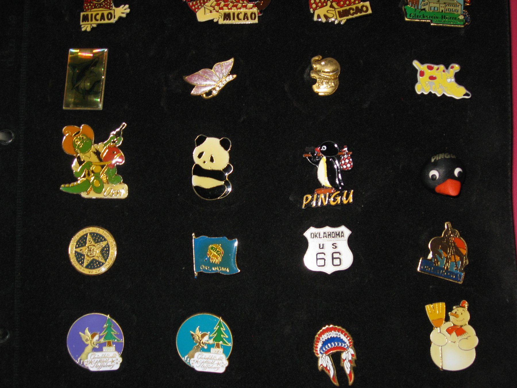Placchette & Badge: Sammelordner mit 128 Pins – Usato da Burgdorf venduto da Crubi 8