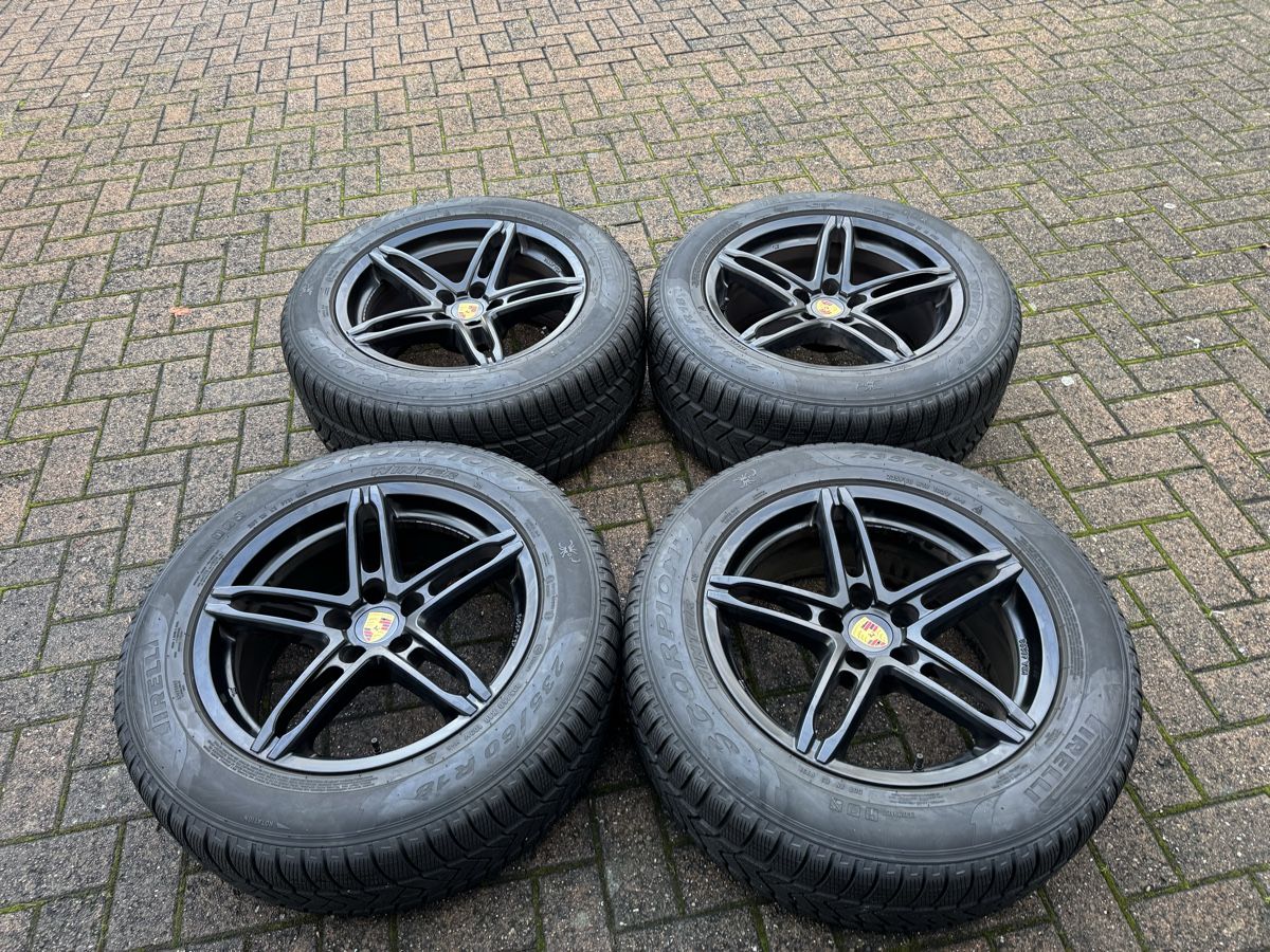 Pneumatici & Ruote complete: Felgen Komplett Winterräder Porsche Macan – Usato da Aristau venduto da 020214 1