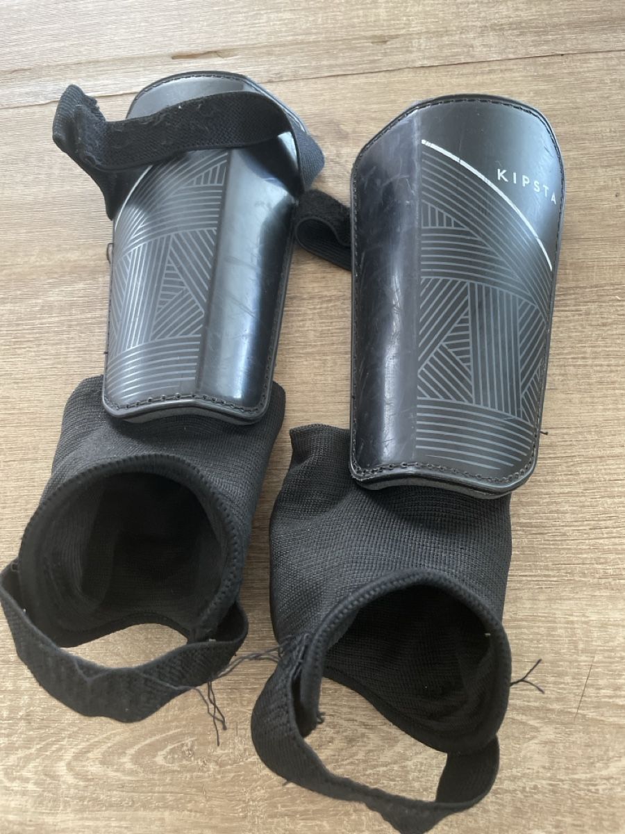 Protections: Schienbeinschoner Kind – D'occasion à Hirschthal par Schnugel10