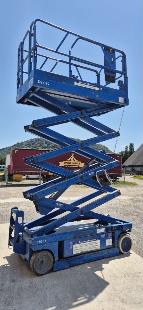 Piattaforme elevatrici & Crick: Genie GS-2646 Hebebühne – Usato da Bülach venduto da _milziv 2