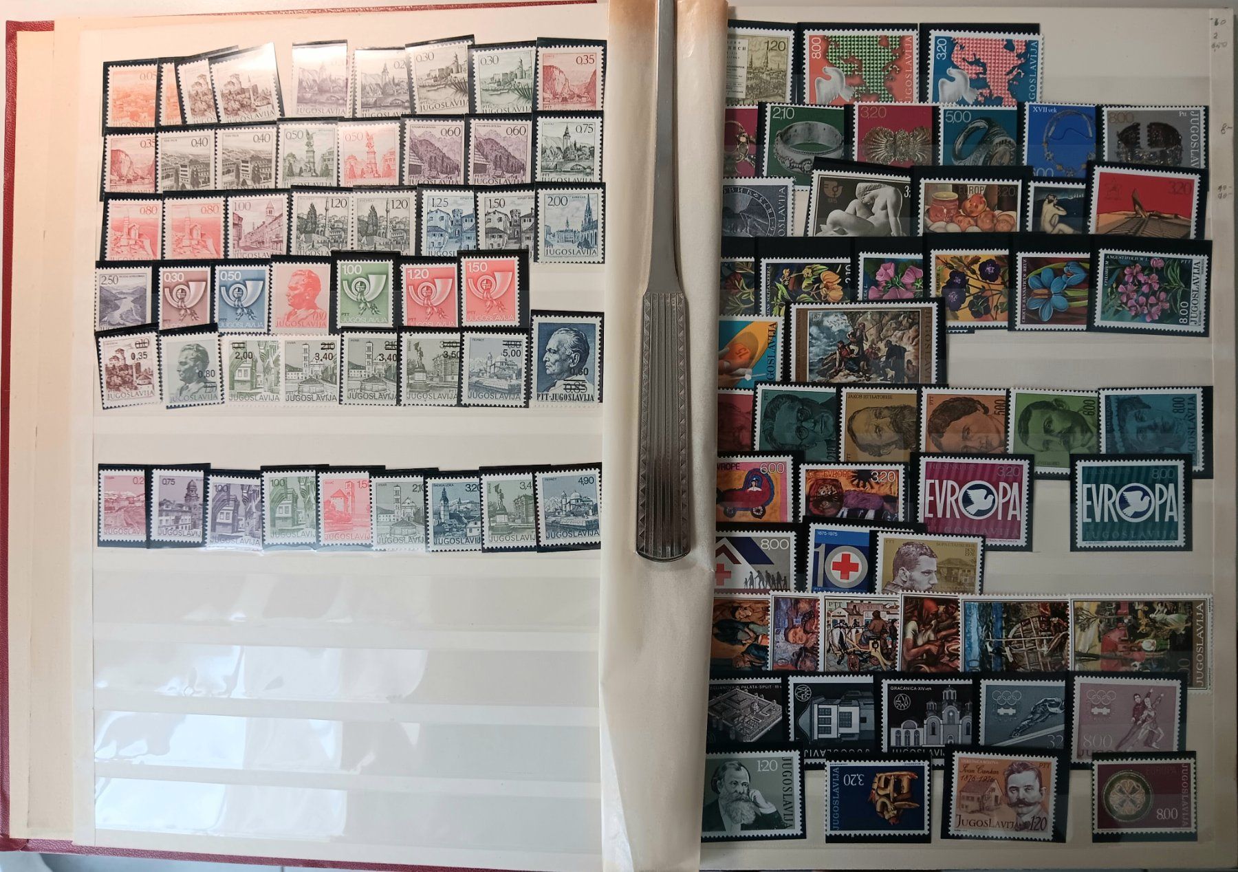 Tutti i francobolli: STECKBUCH MIT POSTFRISCHER BRIEFMARKEN SAMMLUNG JUGOSLAWIENS – Usato da Holderbank AG venduto da DINOS-PHILA 2