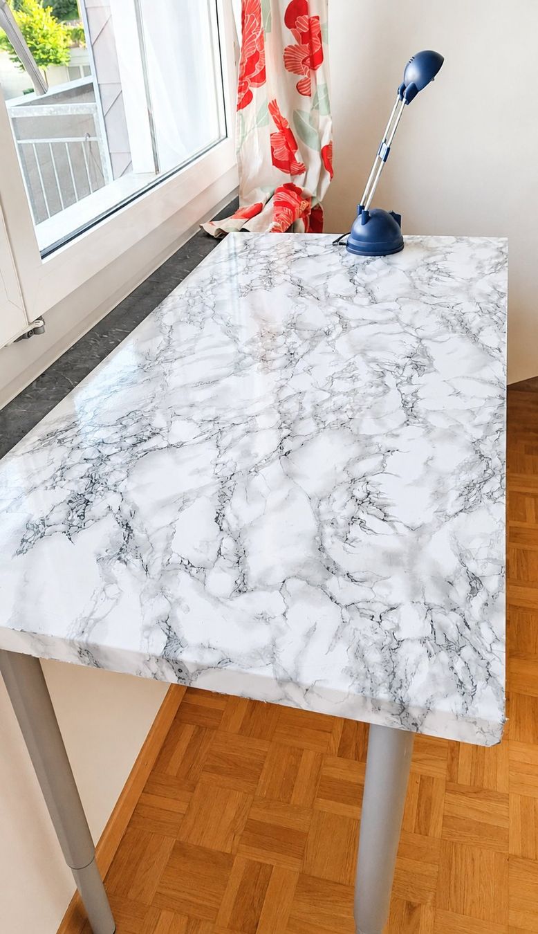 Ikea Tavoli: Hoehenverstellbare IKEA Tisch mit Marmor Optik – Usato da Horgen venduto da zur_jq85 2
