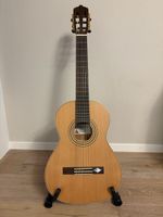 LaMancha Rubi CM/59 – Klassische Gitarre mit Zubehör – gepfl
