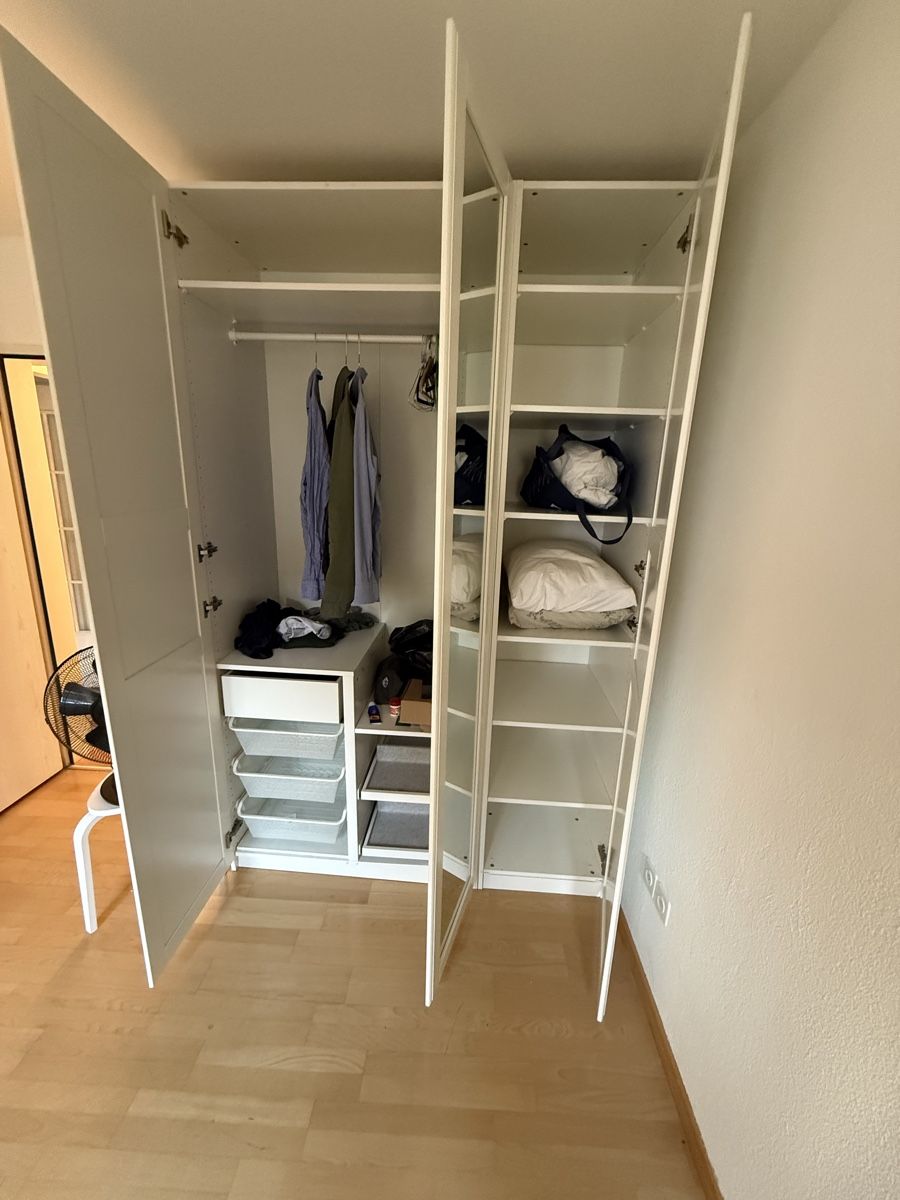 Guardaroba: Kleiderschrank 3 Türe mit Spigel – Usato da Zürich venduto da ric_v5xf 3