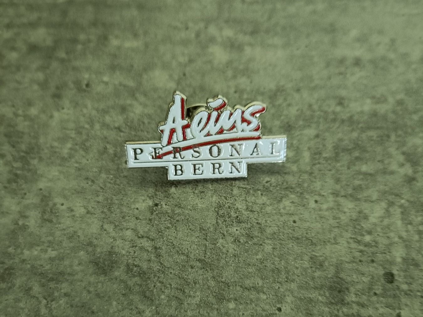 Placchette & Badge: Pin A eins Personat Bern - Box 18 – Usato da Köniz venduto da Pinscollect