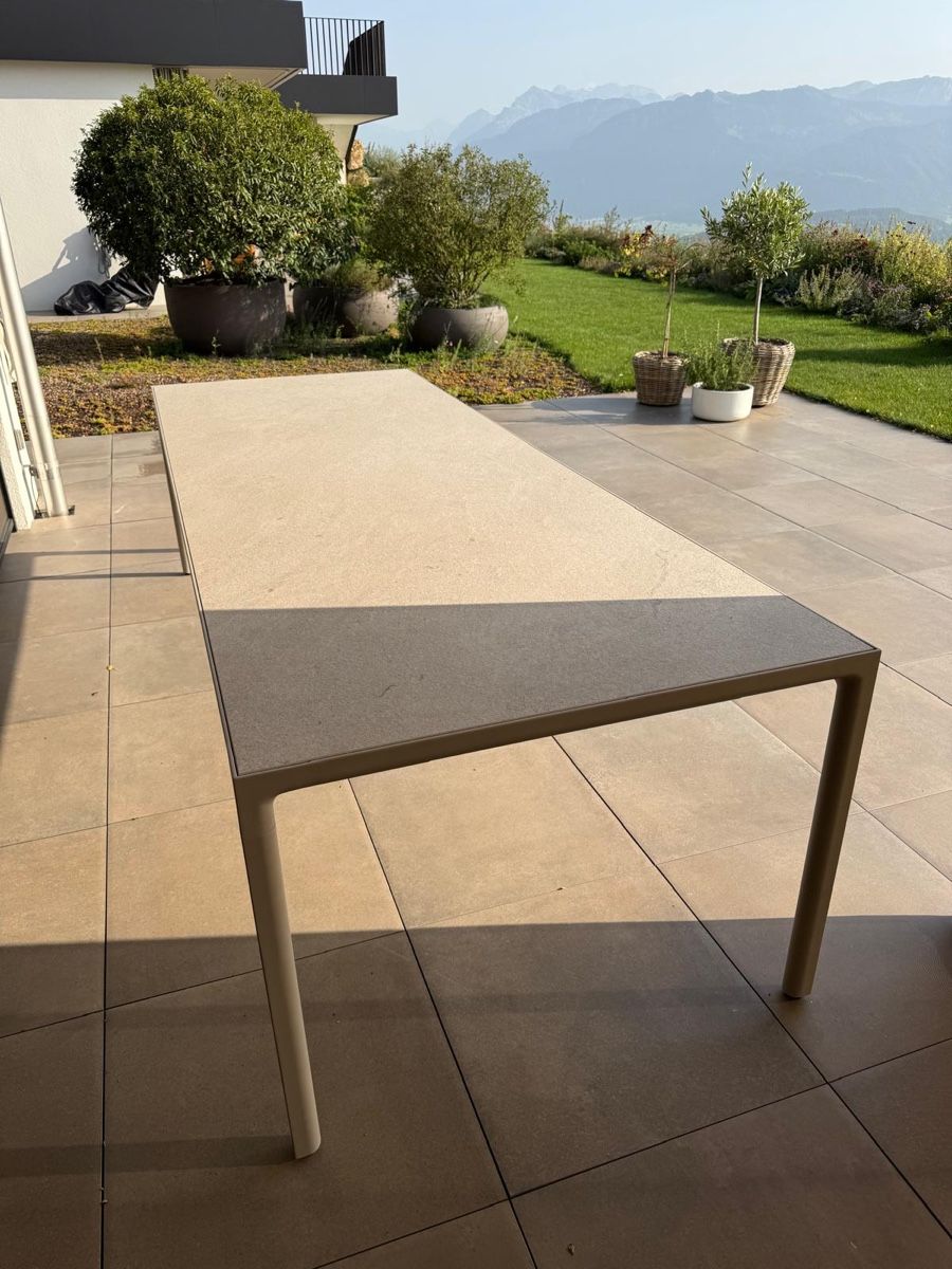 Tavoli: Tribu Illum - Gartentisch 267x100cm – Nuovo (secondo la descrizione) da Oberrieden venduto da lin_6pq8