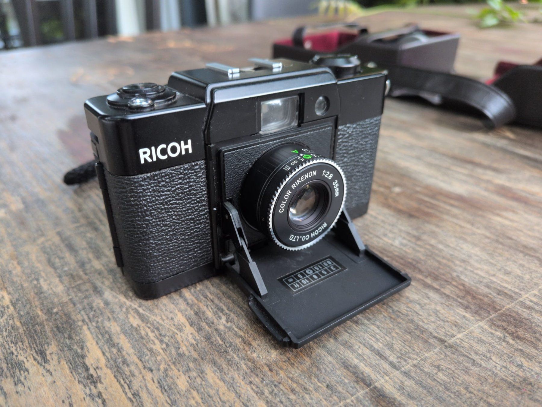 Ricoh Fotocamera: Ricoh FF-1, Analoge Kompaktkamera – Difettoso da Zürich venduto da imf_kt6c