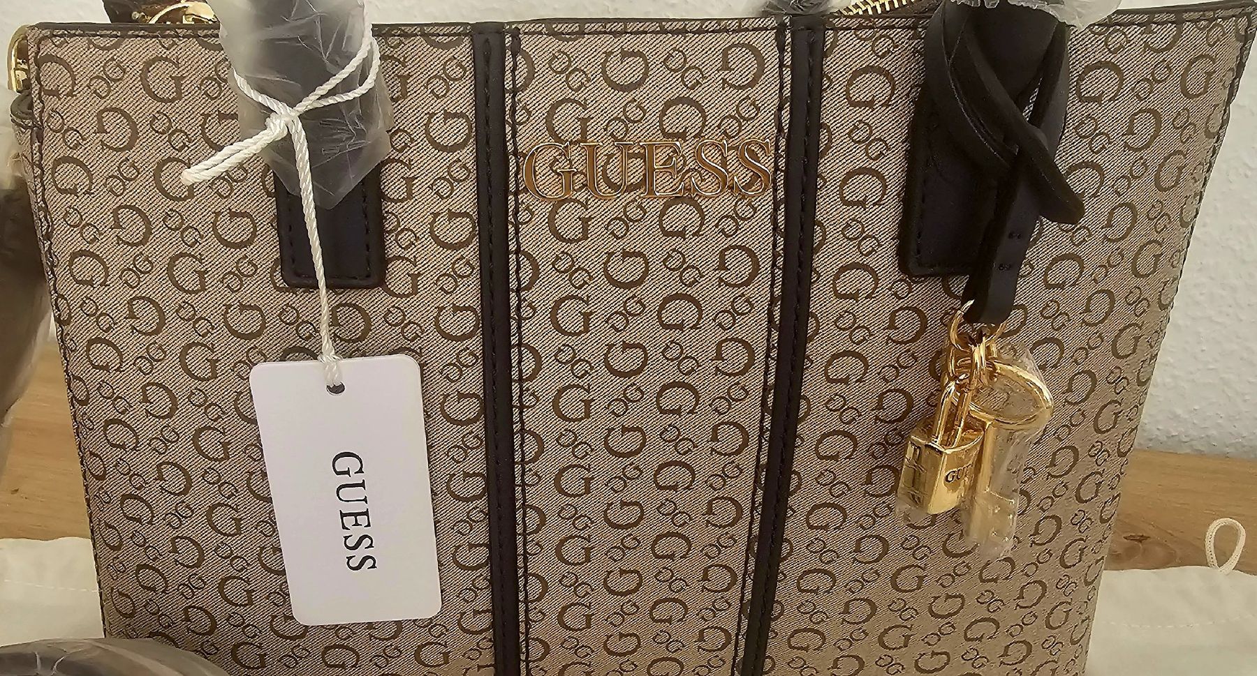 Guess Taschen für Damen: New GUESS bag  – Neu und originalverpackt aus Peseux von dzo_yyk6 5
