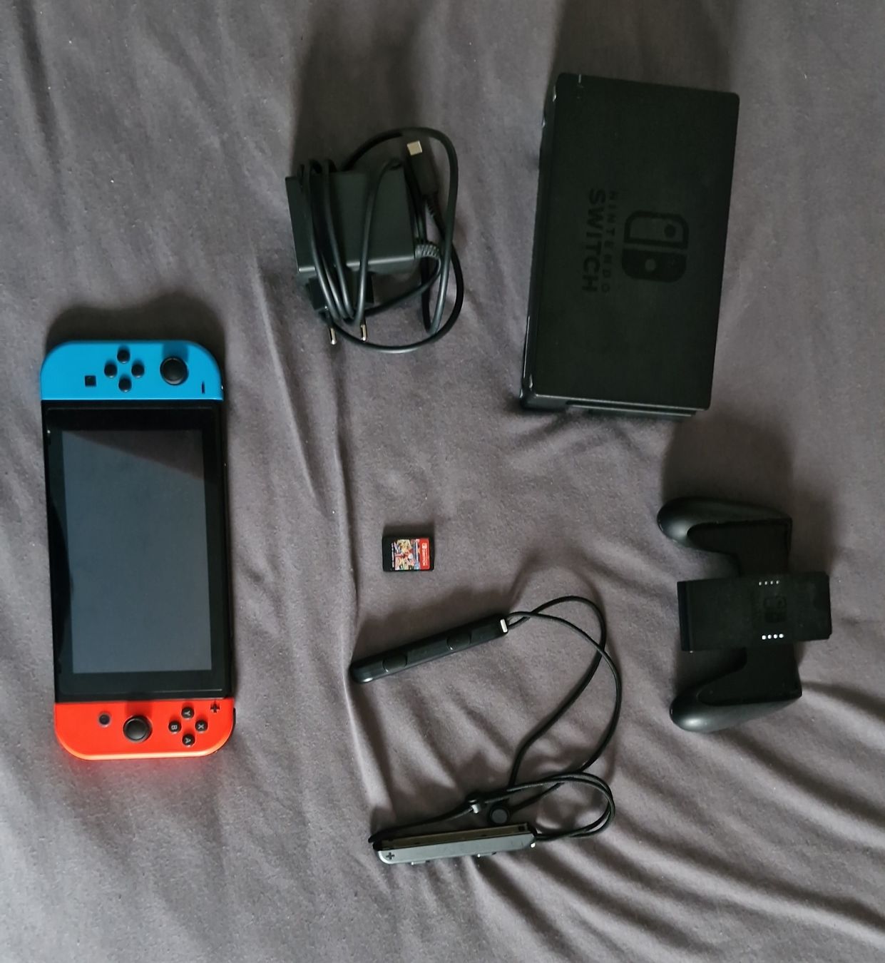 Nintendo Konsolen: Nitendo Switch mit Mario Kart 8 Deluxe – Gebraucht aus Kreuzlingen von mar_z585