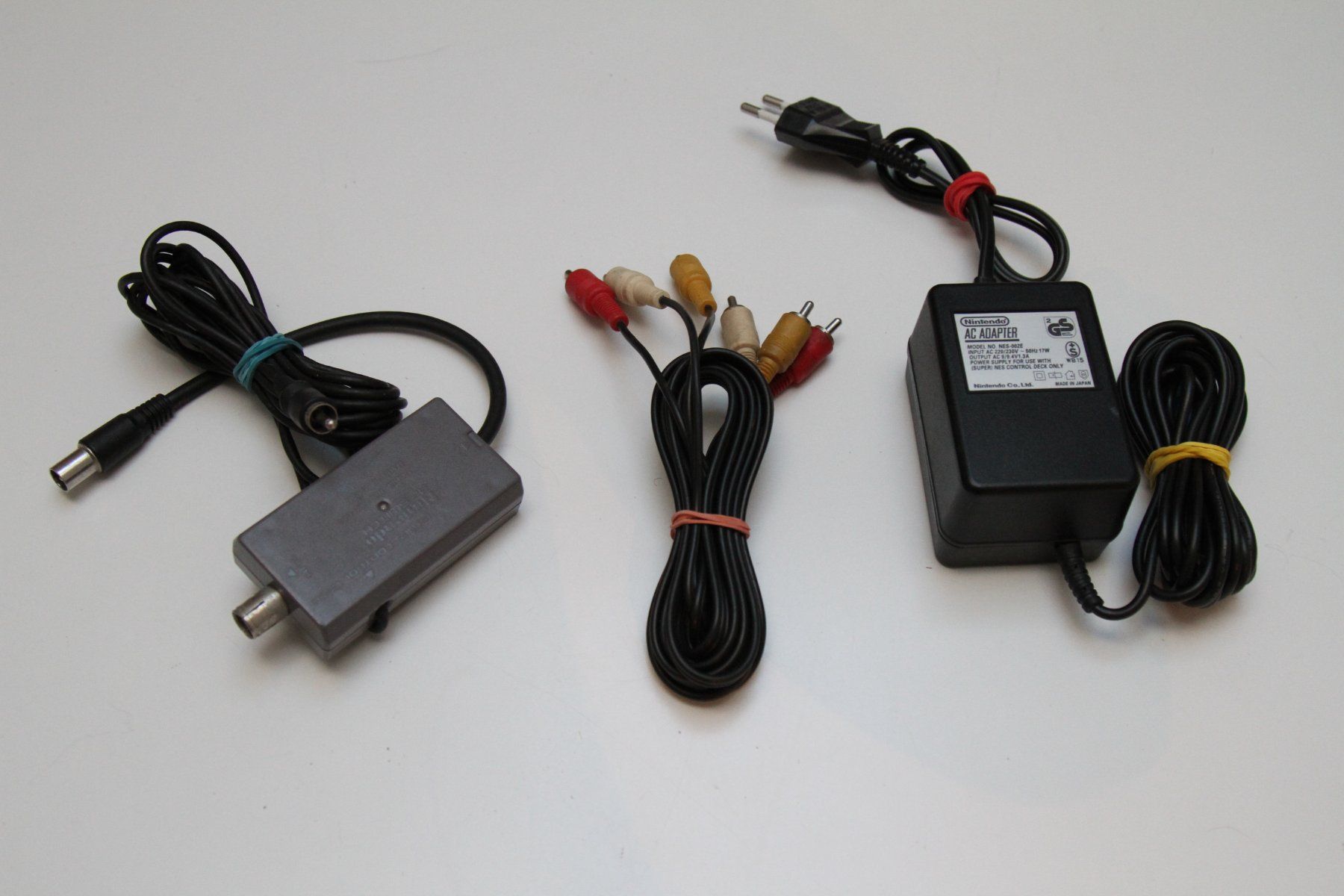 Nintendo Console: Nintendo NES mit Spielen – Usato da Basel venduto da camelot99 5