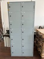 Metalschrank mit abschliessbaren Boxen