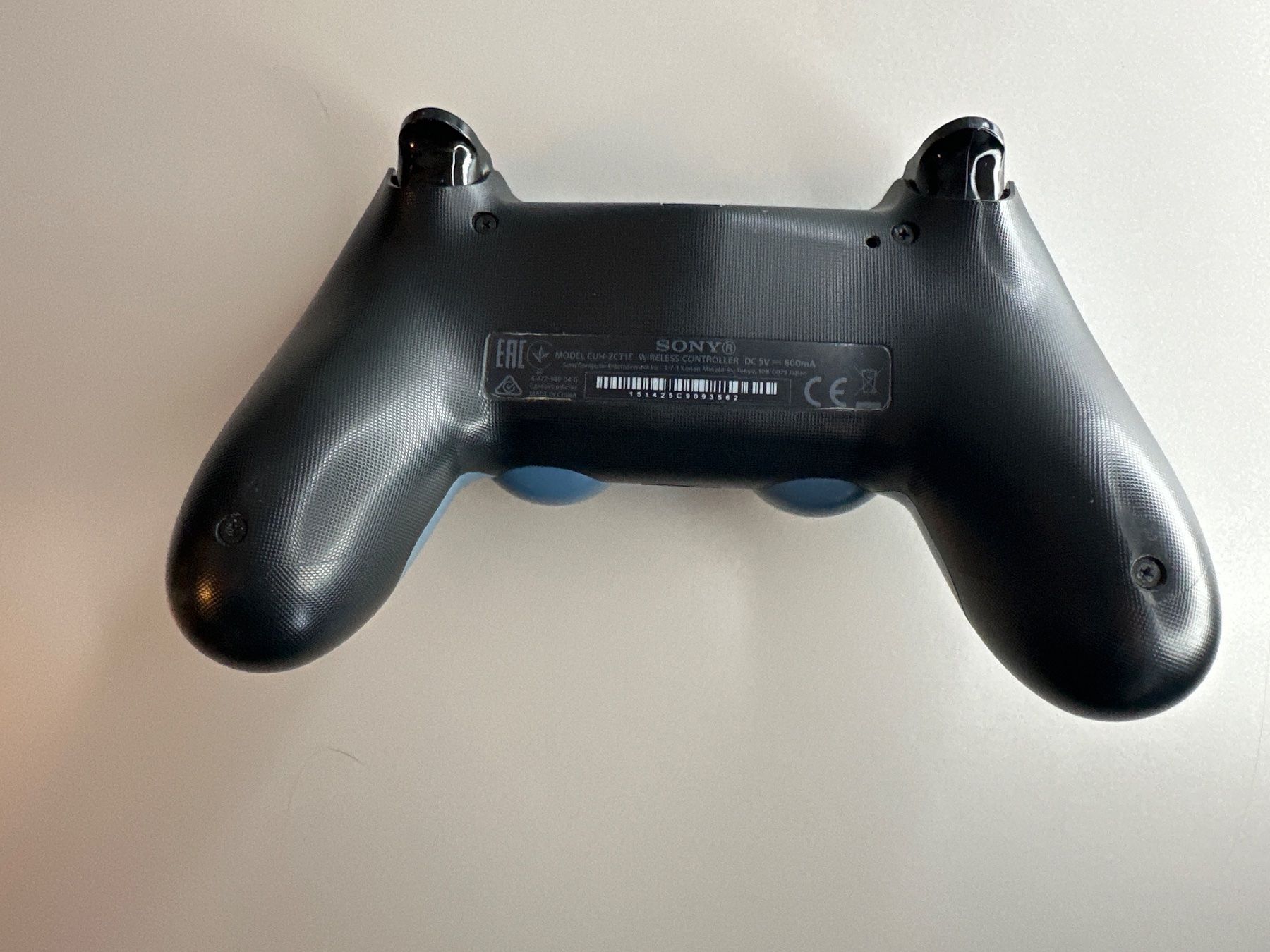 Sony Console: PS4 Controller Uncharted Edition – Usato da St.gallen venduto da taduz 1