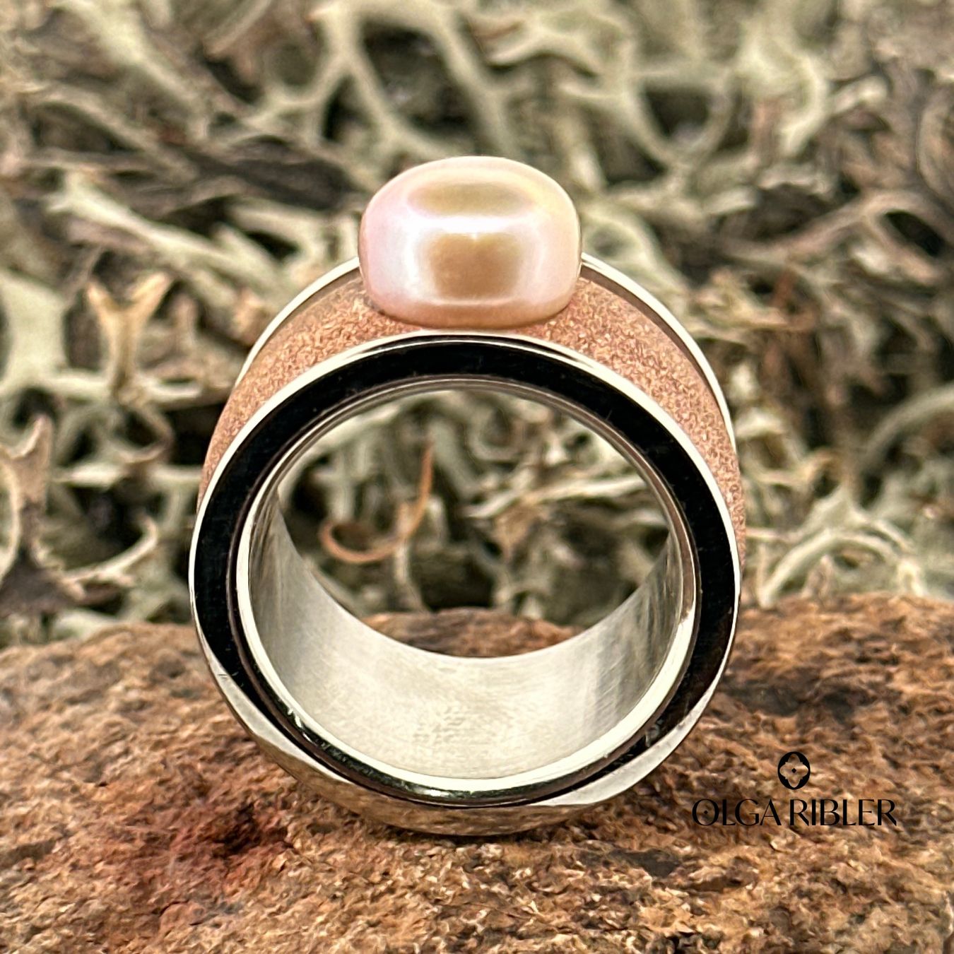 Olga Ribler Anelli: Edelstahlring mit Perle, Gr. 58 – Nuovo (secondo la descrizione) da Luzern venduto da MonikaS03 4