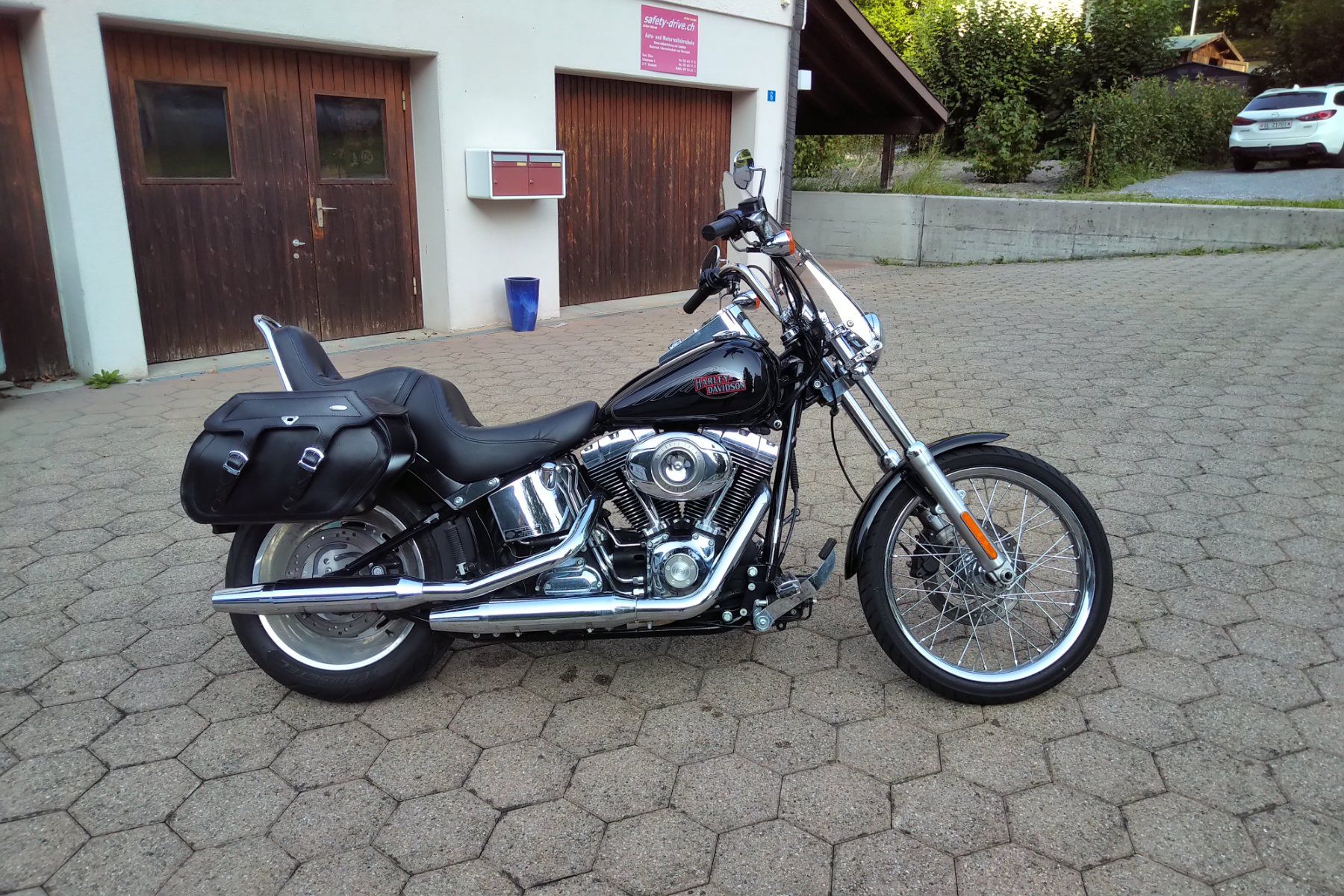 Harley-Davidson Chopper: Harley Davidson FXSTC 1584 Softail Custom – Usato da Diesbach GL venduto da Toohip