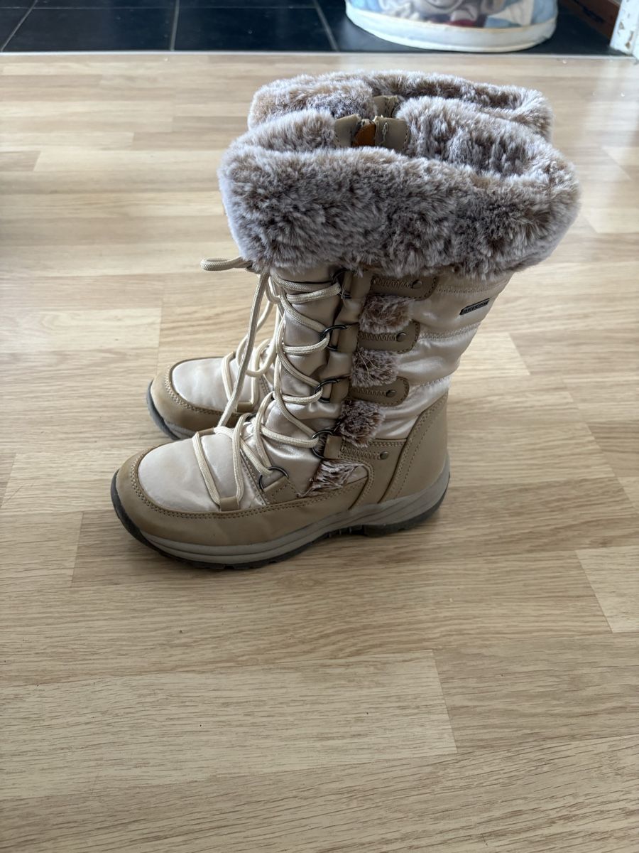 Schuhe für Mädchen: Bottes hivers  – Gebraucht aus La Chaux-de-Fonds von tuoro25 3