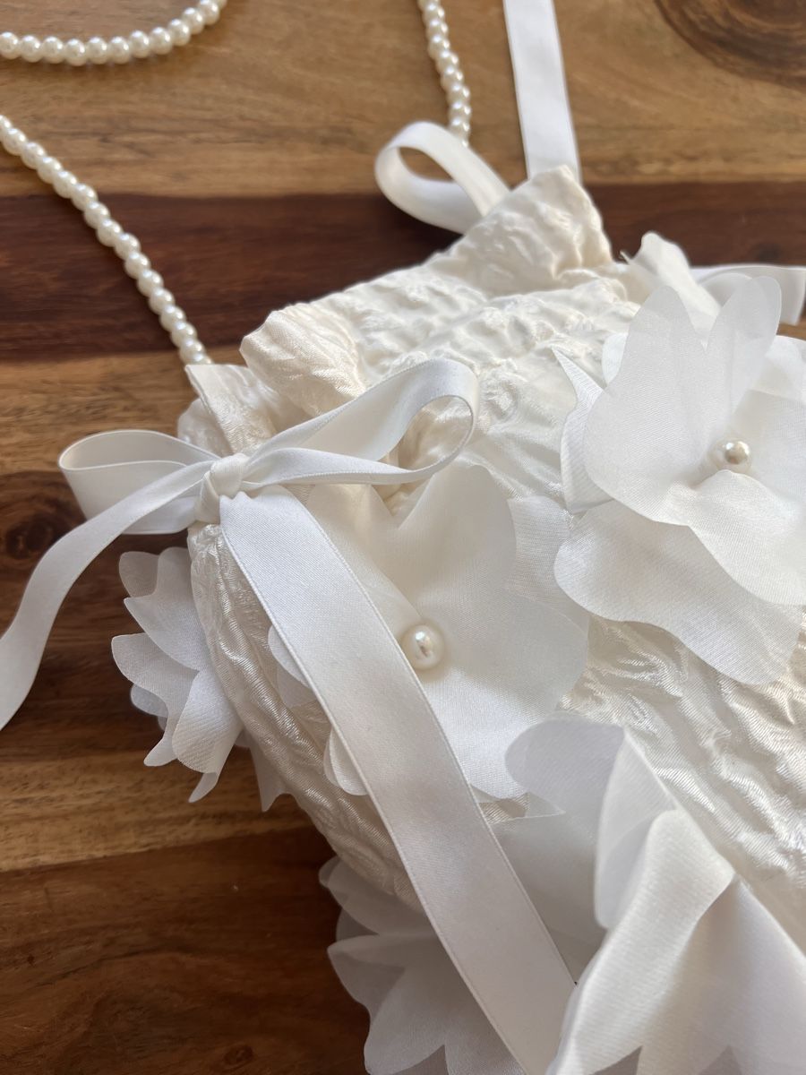 Borse da donna: Braut Tasche mit Blumen und Perlen – Usato da Kloten venduto da Django008 1