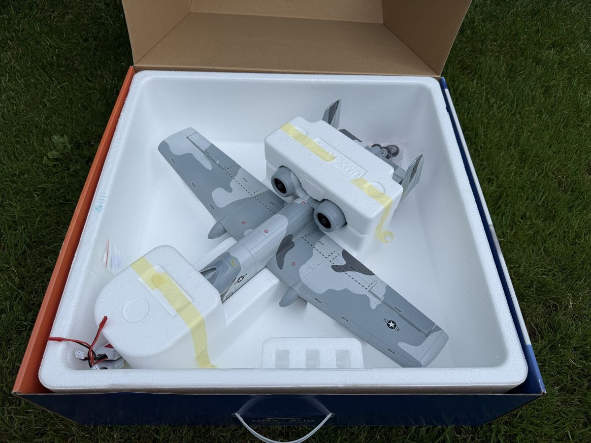 E-Flite RC Kits de montage: E-Flite UMX A-10 Twin EDF BNF Basic AS3X – Neuf (Voir description) à Galgenen par White73 2