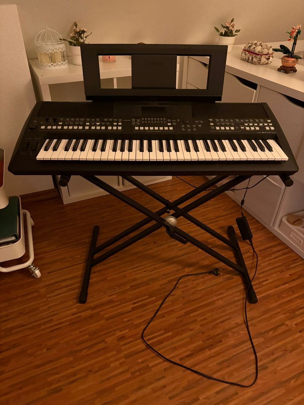 Yamaha Instruments de musique: Keyboard Yamaha PSR-SX600 inkl. Ständer – D'occasion à Laufenburg par Winter1976 1