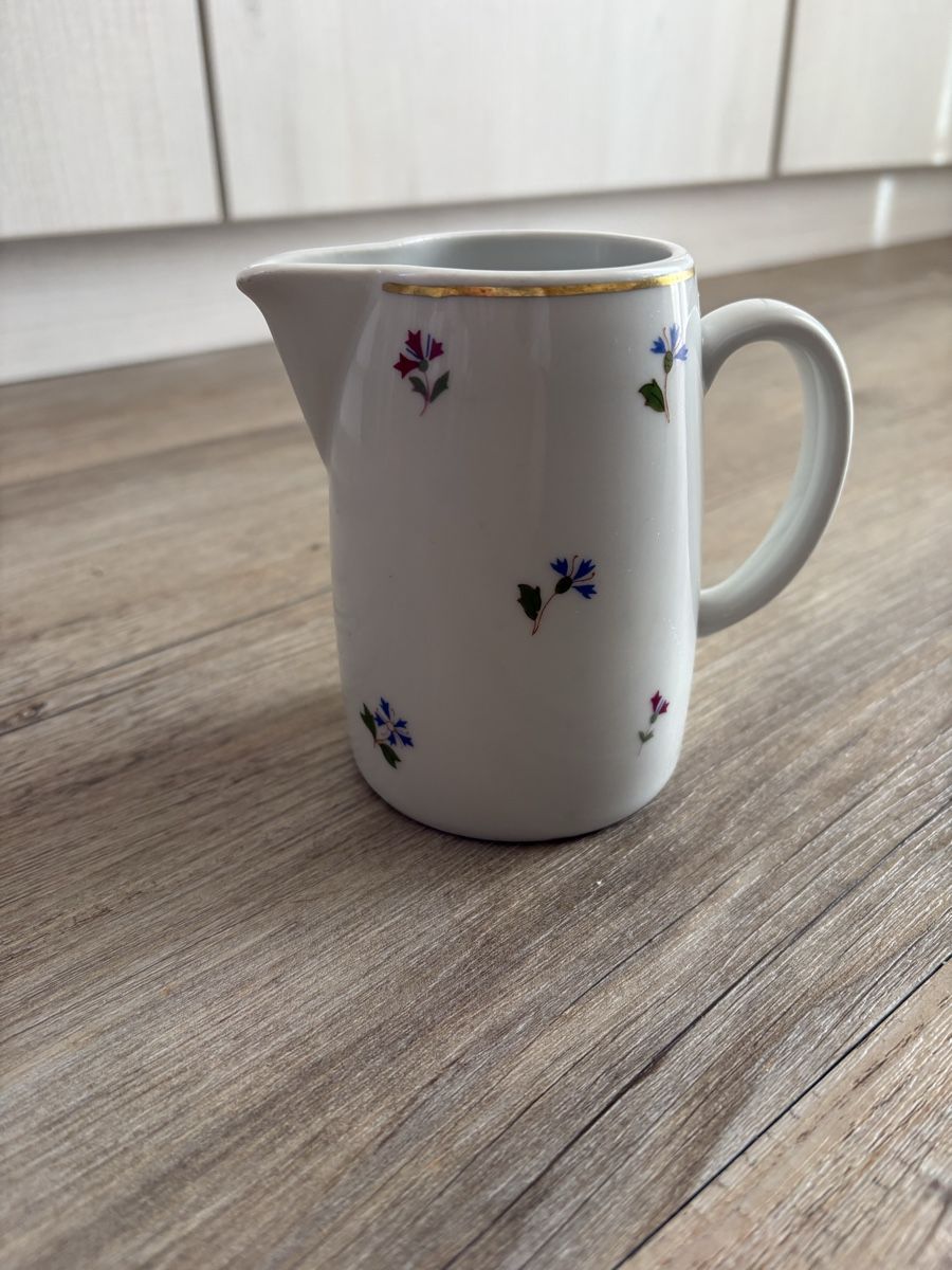 Caraffe: Milch- Rahm Krug Langenthal H: 11cm – Usato da Zweisimmen venduto da Domii 1