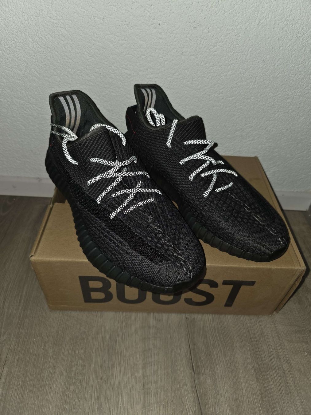 Adidas Herrenschuhe: ADIDAS YEEZY BOOST 350 V2 – Neu und originalverpackt aus Neuhausen von ste_7b6n