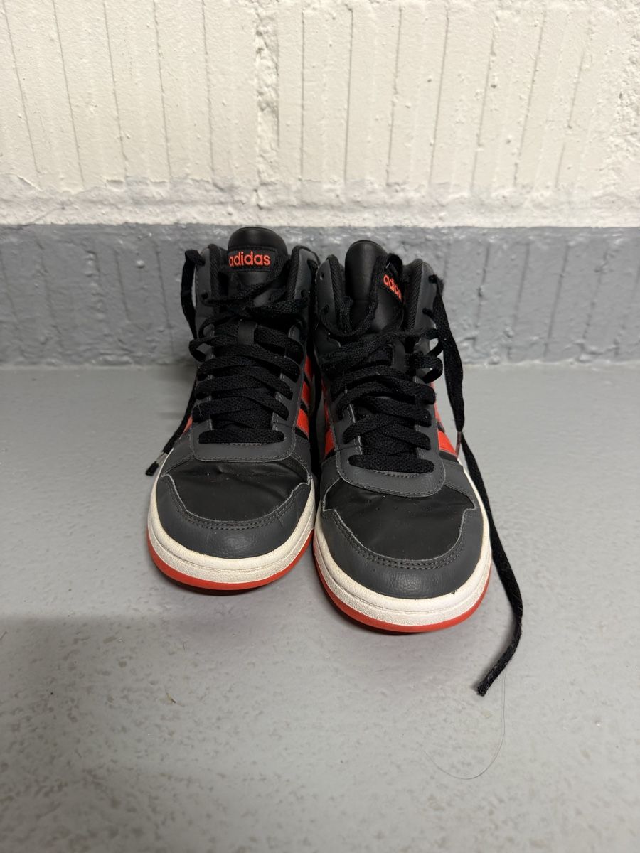 Adidas Schuhe für Jungen: Adidas Hoops Sneakers 38 – Gebraucht aus Zürich von juanjoch 2