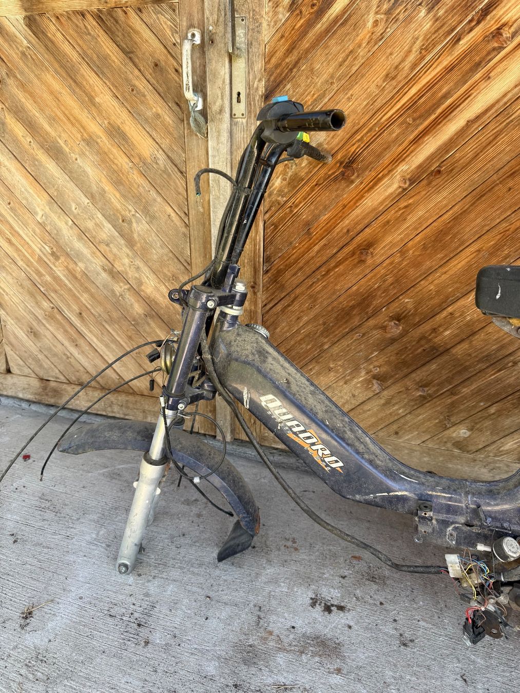 Tomos Mofas: Tomos Quadro mit Ausweis – Defekt aus Fahrni b. Thun von Schneiderlein55 2