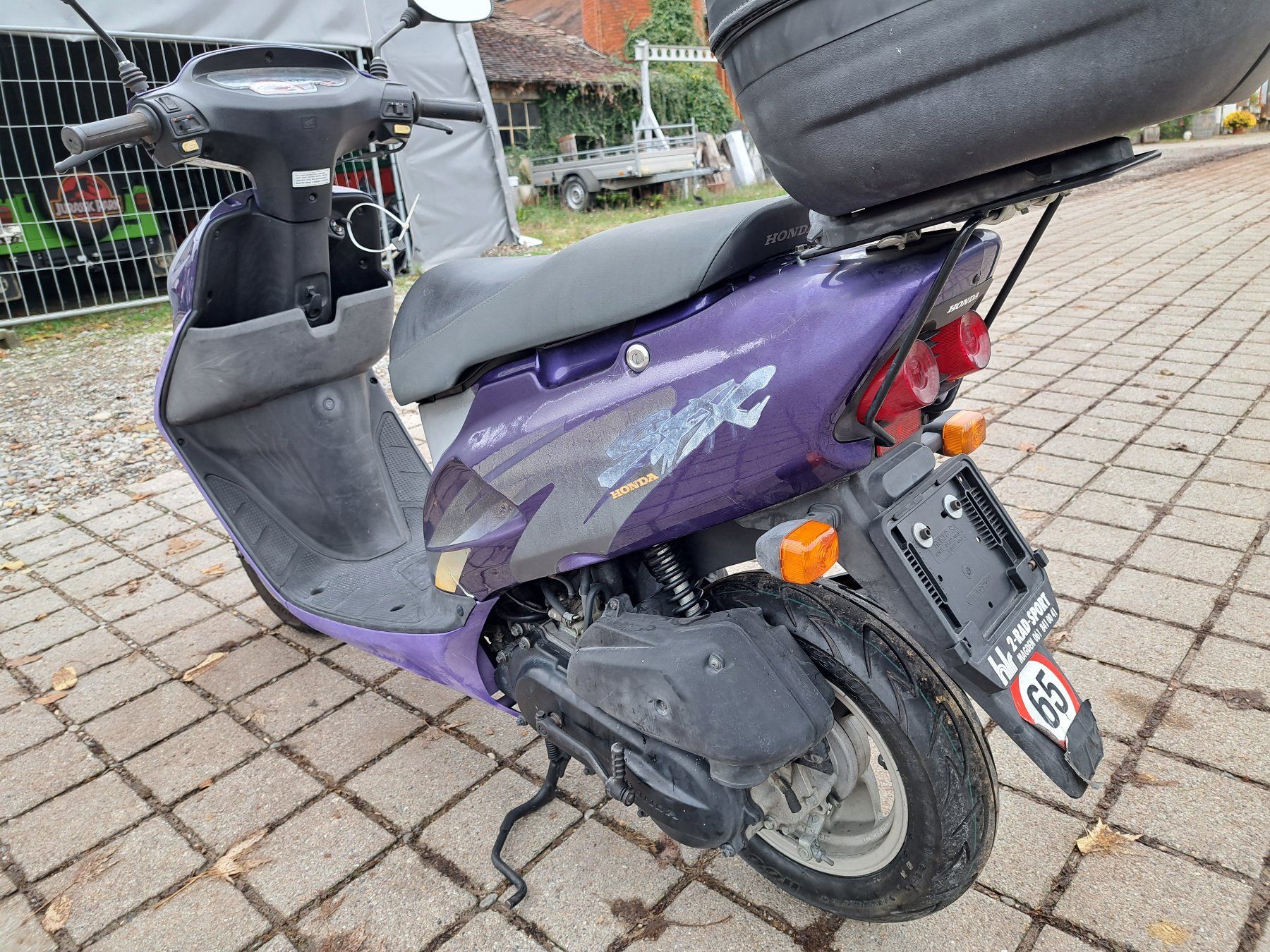 Honda Scooters: Honda SFX 50 mit MFK Roller Scooter – Gebraucht aus Hallau von  6