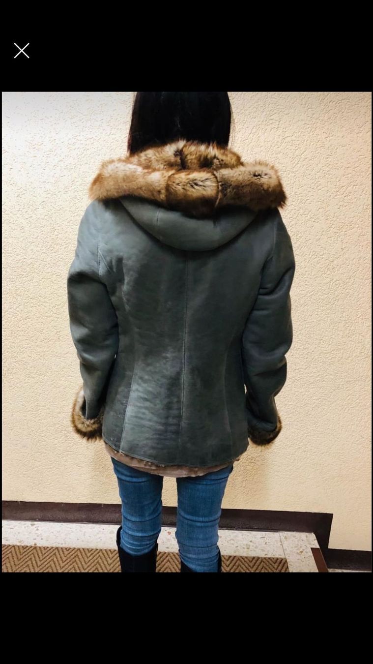 Giacche: Veste de fourrure chaude avec capuche taille 1 – Usato da Carouge GE venduto da Bruggy 1