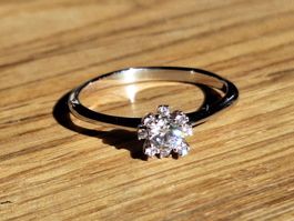 Fingerring Weissgold 18K (punziert 750) nat. Diamanten 0.3ct