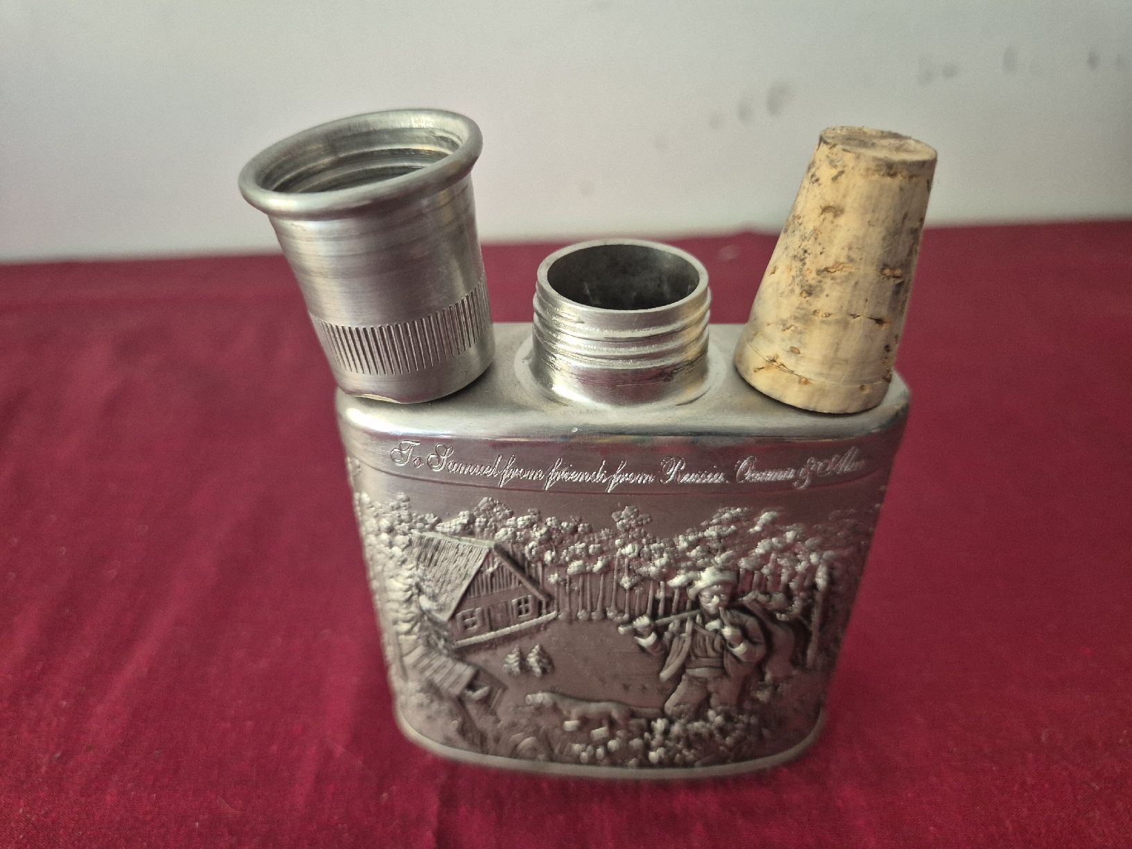 Sonstiges: Flachmann Zinnflasche mit Jäger / Jagtmotiv – Gebraucht aus Oberdiessbach von Finland1977 1