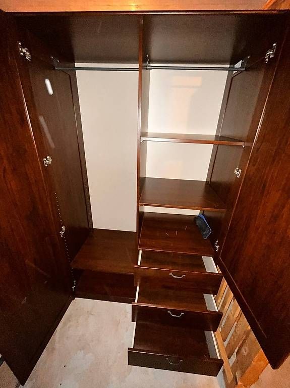 Armoires: Wardrobe (100 CHF) - Zurich – D'occasion à Zürich par nev_58mx 1