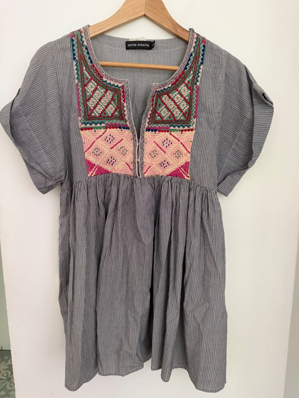 Antik Batik Camicette: Antik Batik Bluse Grösse L gestreift blau weiss – Usato da Nussbaumen AG venduto da normajeanbaker