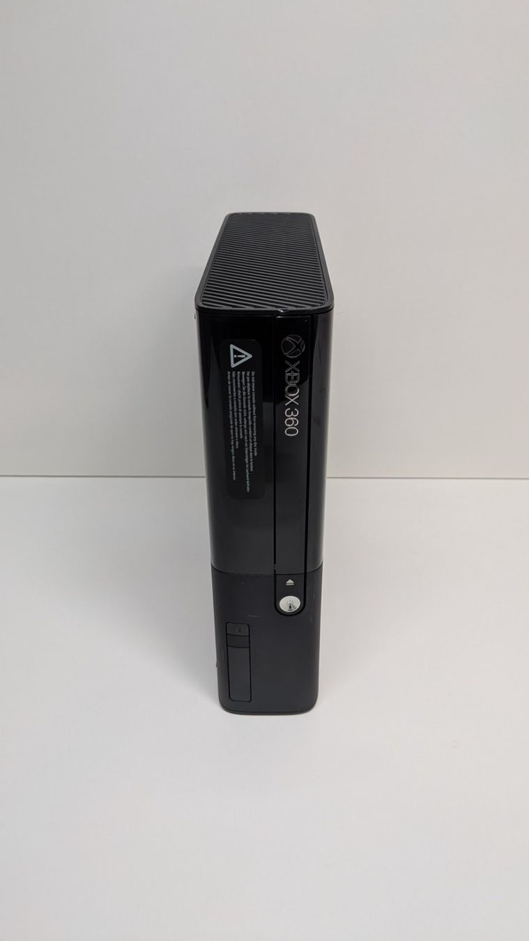 Microsoft Konsolen: Microsoft Xbox 360 E Konsole, 460 GB – Gebraucht aus Menziken von mame18 1