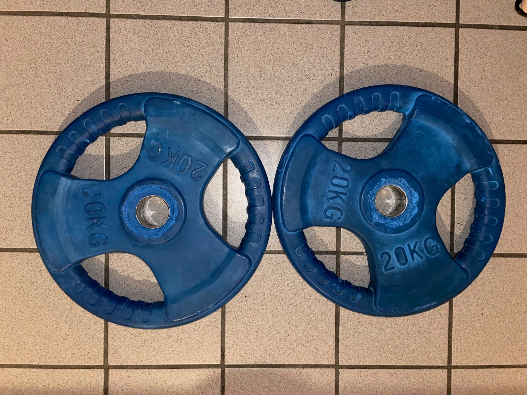 Manubri & Pesi: Poids musculation 2x20kg – Usato da Delémont venduto da LeRistou