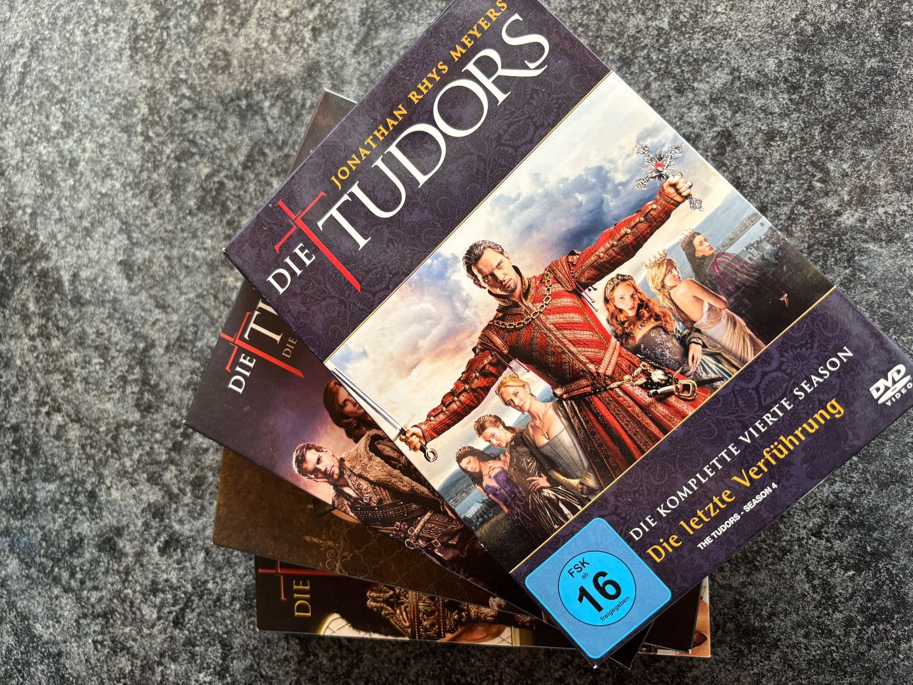 Tutti i DVDs: DVD Bundle - The Tudors - 1-4 – Usato da Weinfelden venduto da stella79