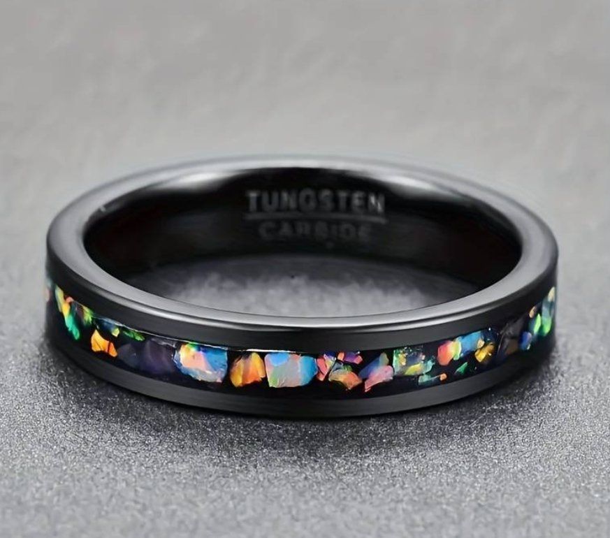 Anelli: Tungsten Carbide Wolfram Ring Size 7, mit Opalsplittern – Nuovo (secondo la descrizione) da Schwanden GL venduto da UHRKNALL 2