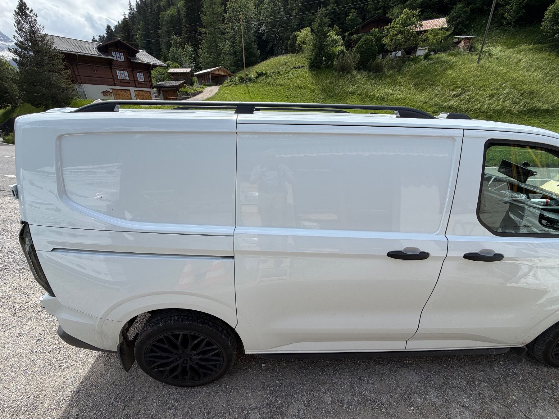 Ford Veicoli commerciali: Ford Transit Custom 2024 AWD – Usato da Gsteig b. Gstaad venduto da Fenster0 4
