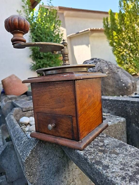 Elettrodomestici da cucina: Kaffeemühle 1890 – Usato da aarberg venduto da juerg1957