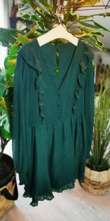 Elegantes grünes Kleid mit Rüschen - wie neu - Gr. 38