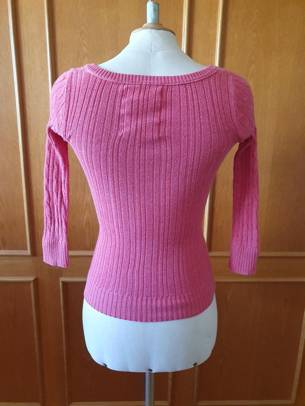 Hollister Pullover & Sweatshirts: Hollister Damen Pullover pink Grösse S mit Zopfmuster – Gebraucht aus Alterswil FR von Maylea01 1