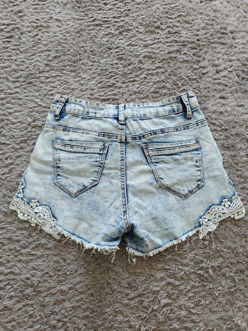 Pantaloni: Hot Pants / Shorts  – Usato da Pieterlen venduto da Saemelili 3