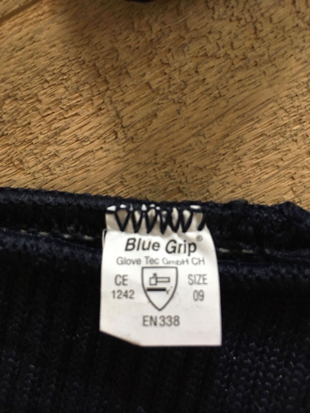 Altri accessori da uomo: Saab Handschuhe mit Noppen (Gr. 8) – Nuovo e nell'imballaggio originale da Bauma venduto da haelge01 1
