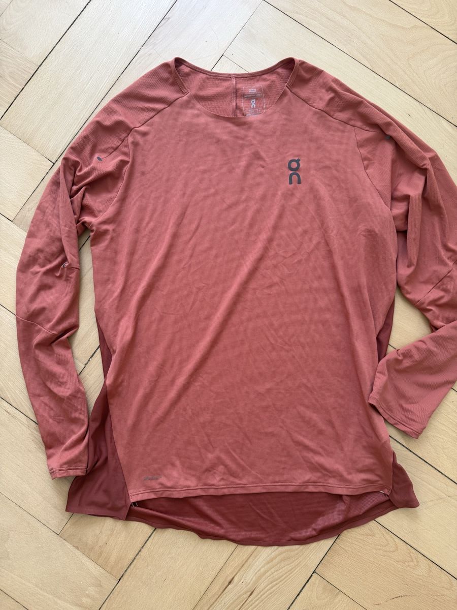 On T-shirt: On Performance Longsleeve  – Usato da Bern venduto da Laufsport3000