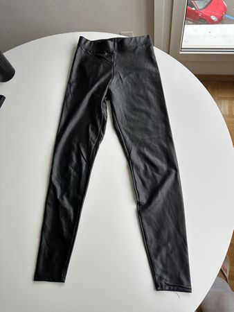 Schwarze Kunstleder Leggings - Grösse 36