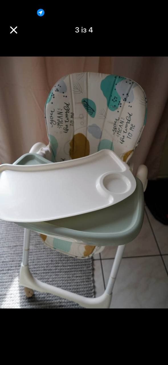 Chaises hautes: Kinderhochstuhl mit abnehmbarem Tablett – D'occasion à Lachen SZ par ser_tm85