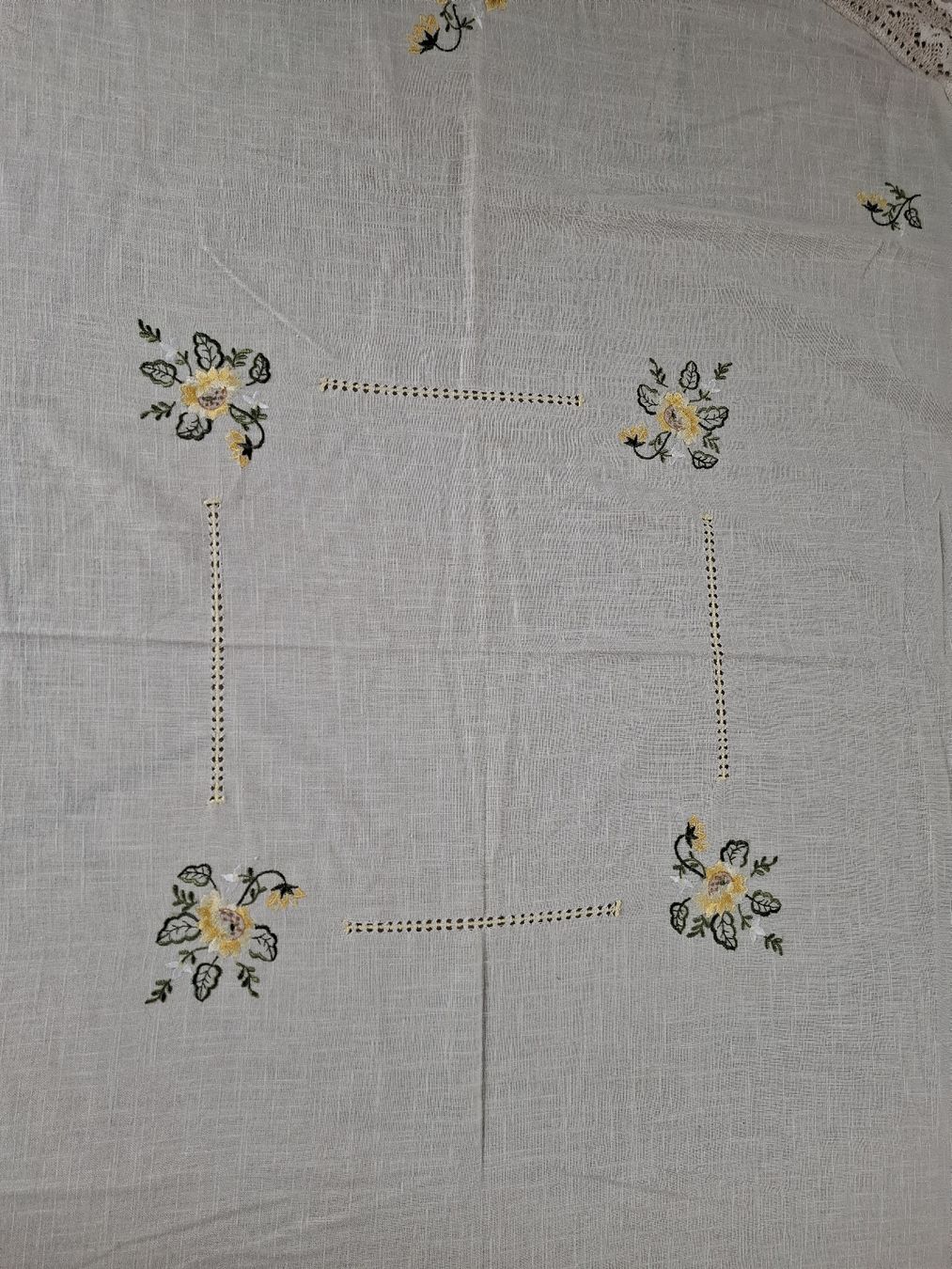 Altra biancheria da tavola: Nappe ronde brodée pour guéridon – Usato da Yverdon-les-Bains venduto da Layla5919 2