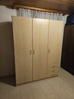 Kleiderschrank 